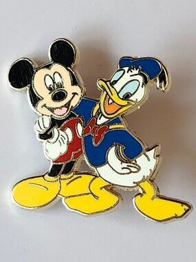 Disney DONALD DUCK & MICKEY FRIENDS ARE FOREVER PIN TRADERS Disneyland 2006